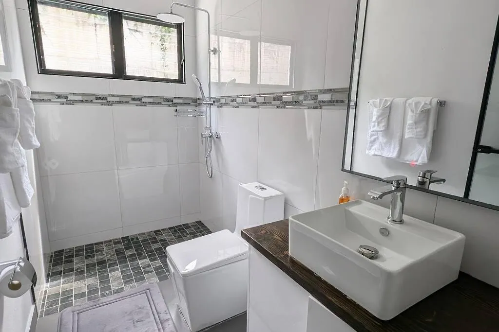 Villa Devere St. George's 0*,